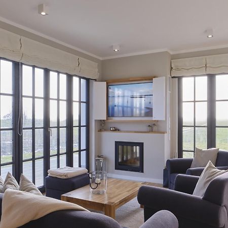Reetland Am Meer - Luxusplus Reetdachvilla Mit 4 Schlafzimmern, Aussensauna, Loungebereich Und Kamin G07 드란스케 외부 사진