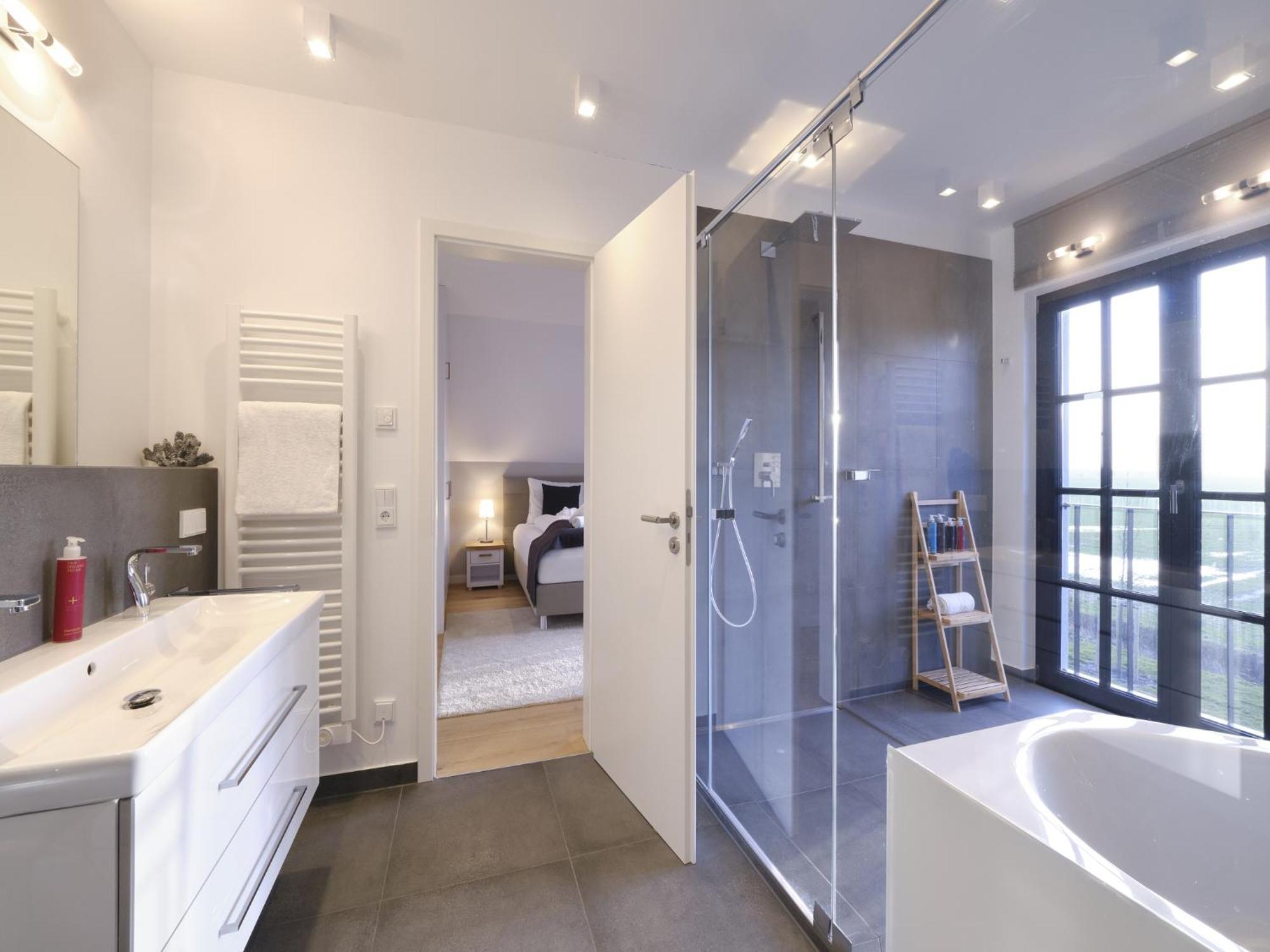 Reetland Am Meer - Luxusplus Reetdachvilla Mit 4 Schlafzimmern, Aussensauna, Loungebereich Und Kamin G07 드란스케 외부 사진